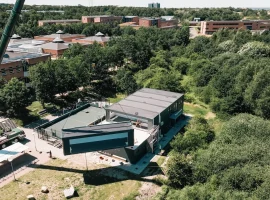 Kraning af pavillon til Aarhus Business College